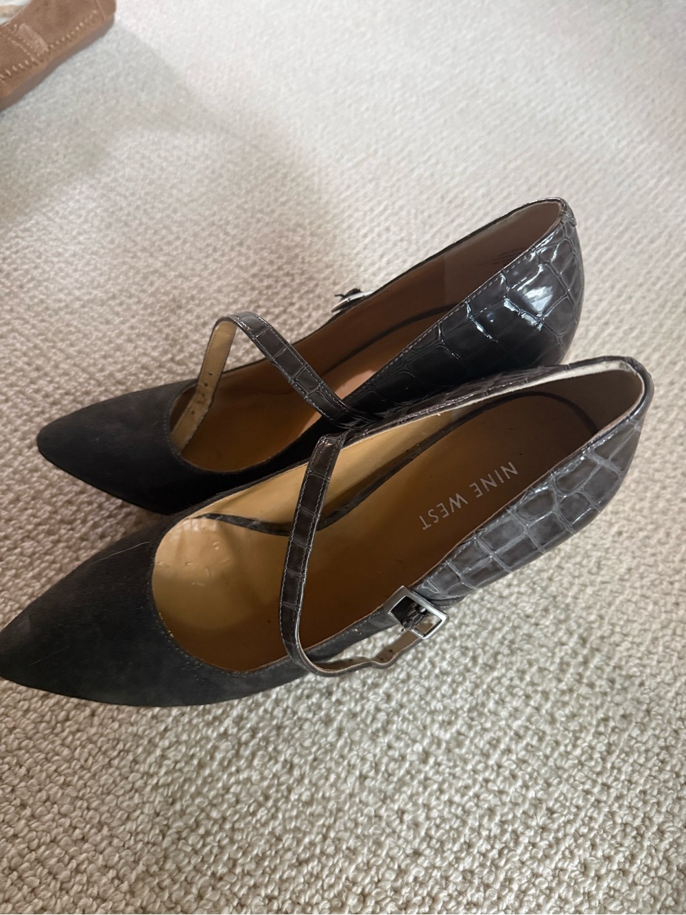 Nine West Dark Brown Croc-Textured Pointed Mary Jane Pumps